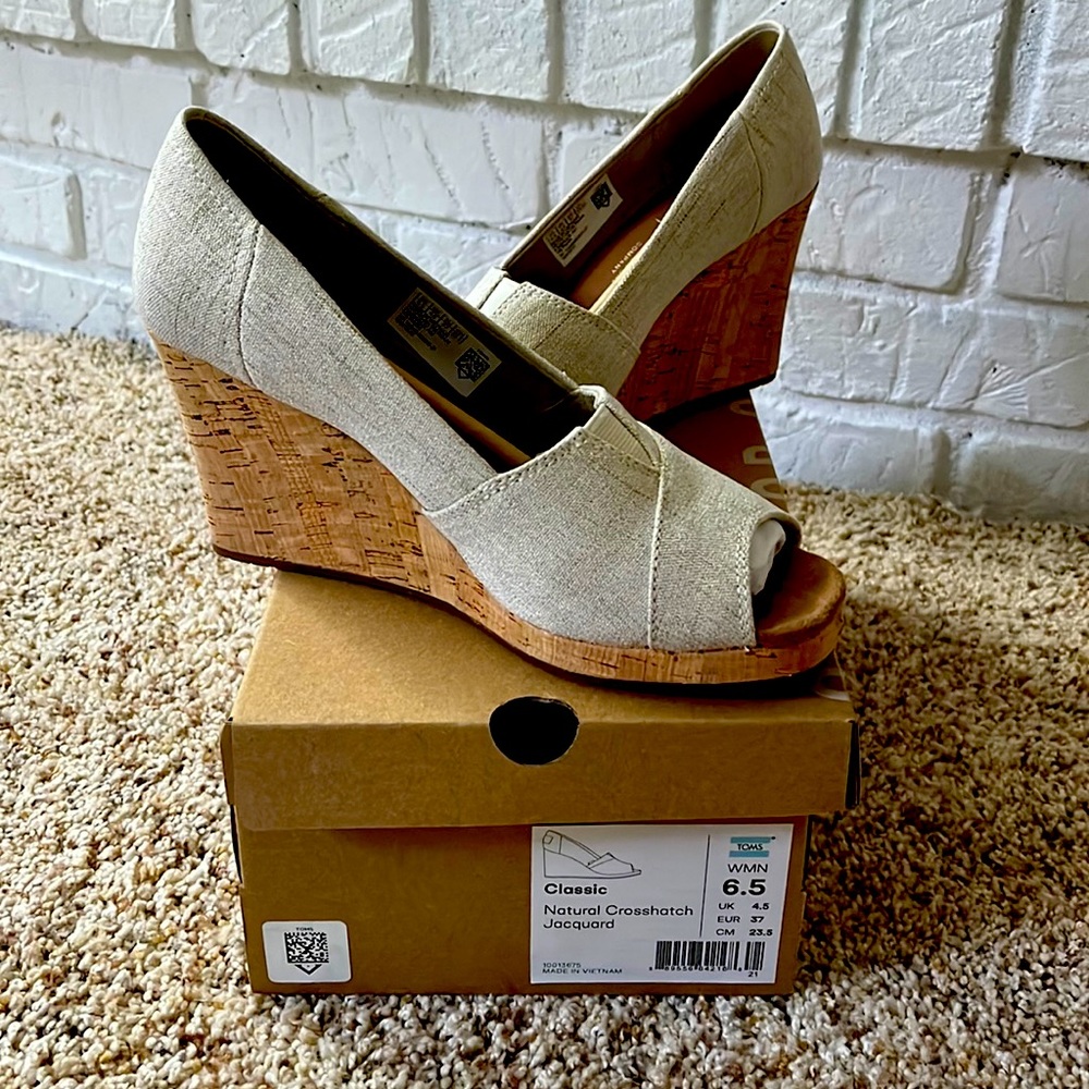 Toms Wedge Shoes 6.5